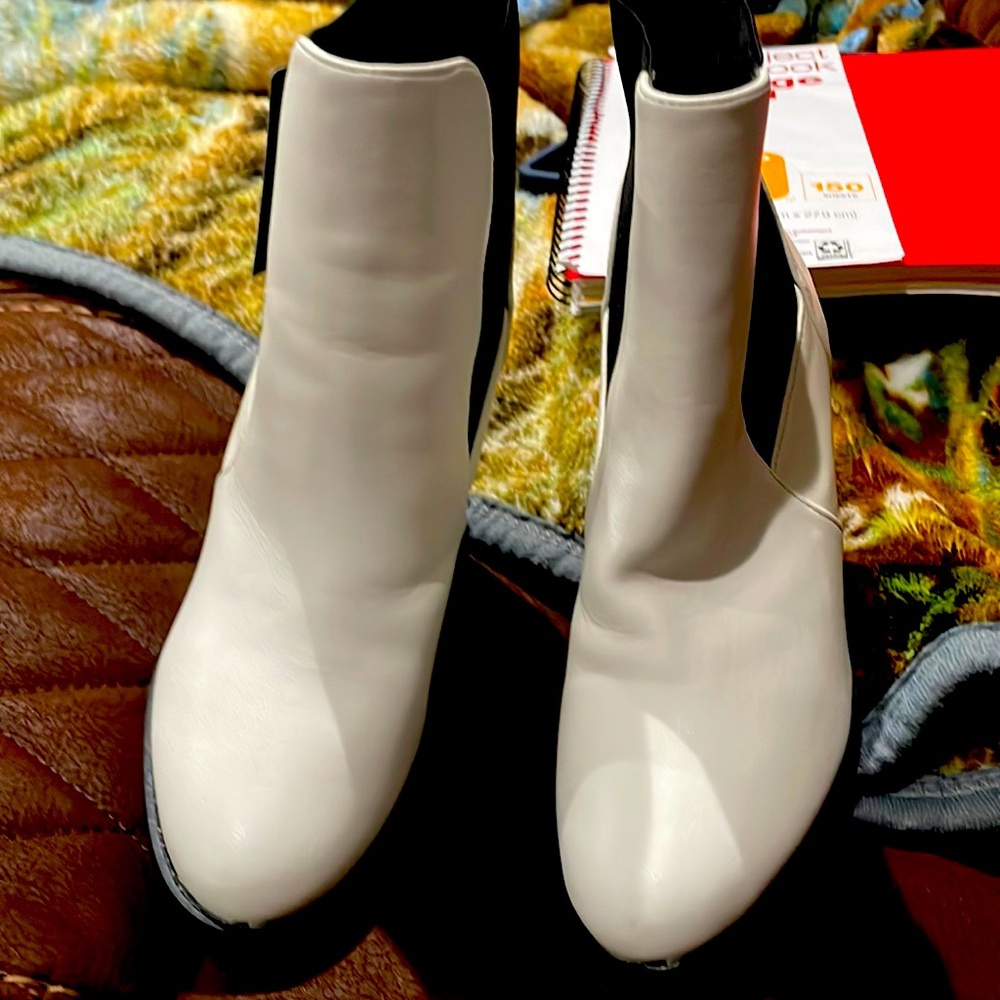 Shoes/booties/an